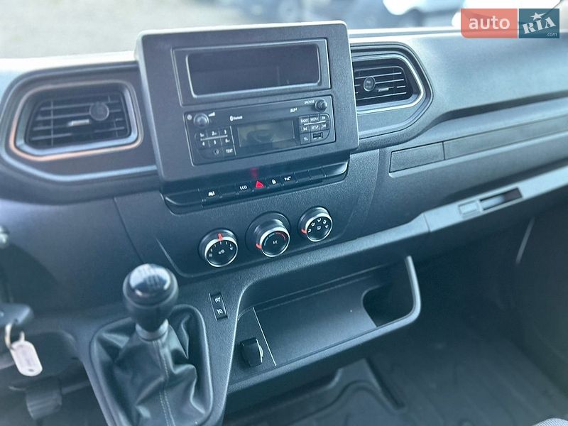 Вантажний фургон Renault Master 2022 в Хусті