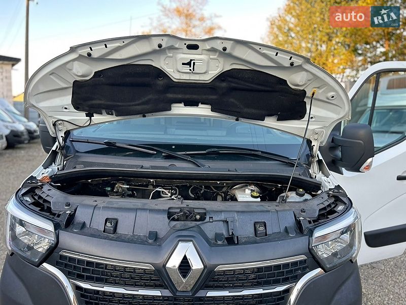 Вантажний фургон Renault Master 2022 в Хусті