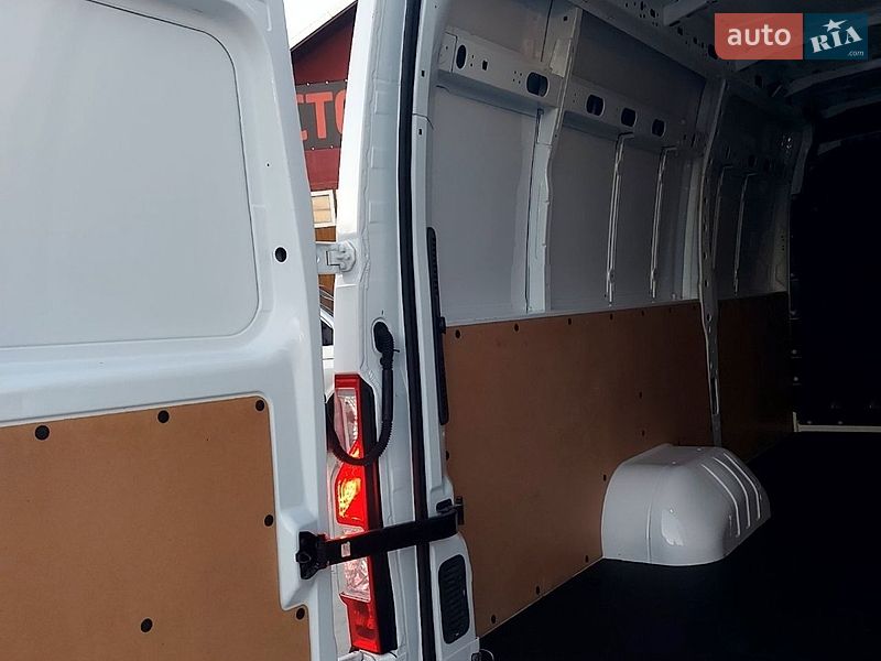 Грузовой фургон Renault Master 2022 в Львове