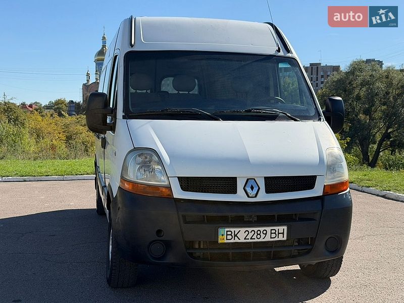 Вантажний фургон Renault Master 2006 в Рівному