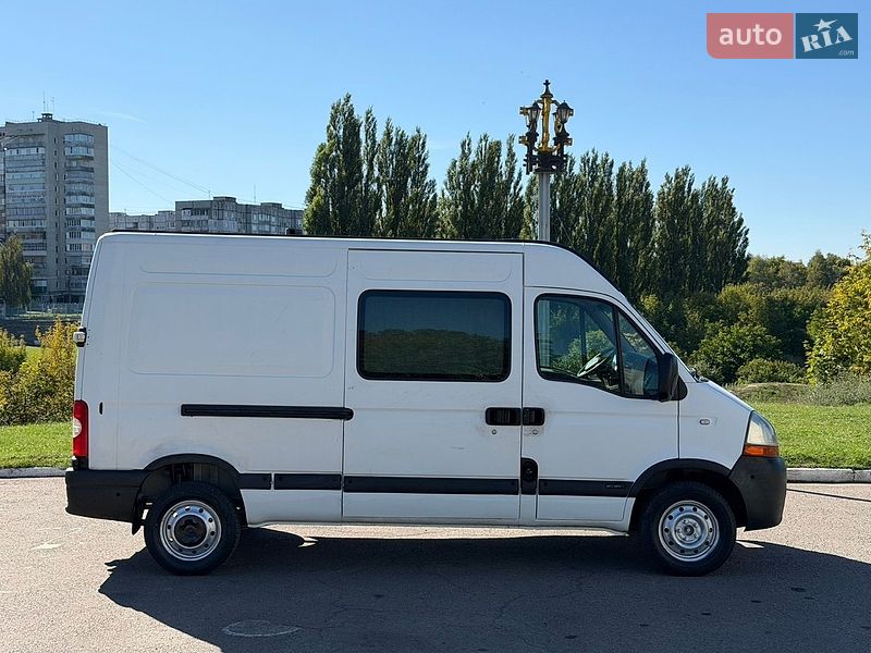 Вантажний фургон Renault Master 2006 в Рівному