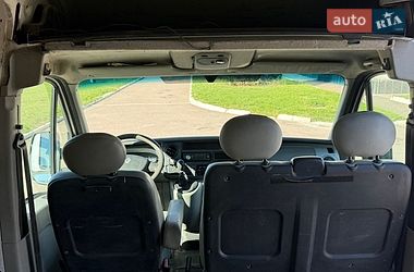 Вантажний фургон Renault Master 2006 в Рівному