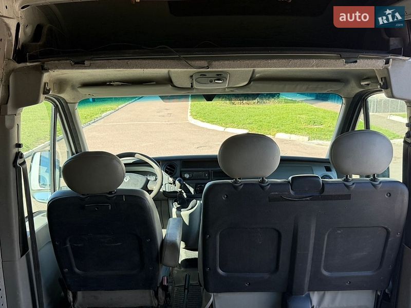 Вантажний фургон Renault Master 2006 в Рівному