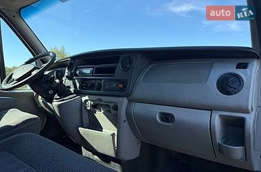 Вантажний фургон Renault Master 2006 в Рівному