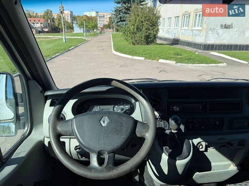 Вантажний фургон Renault Master 2006 в Рівному