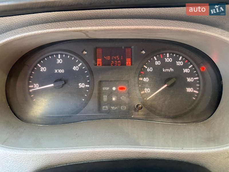 Грузопассажирский фургон Renault Master 2005 в Дрогобыче