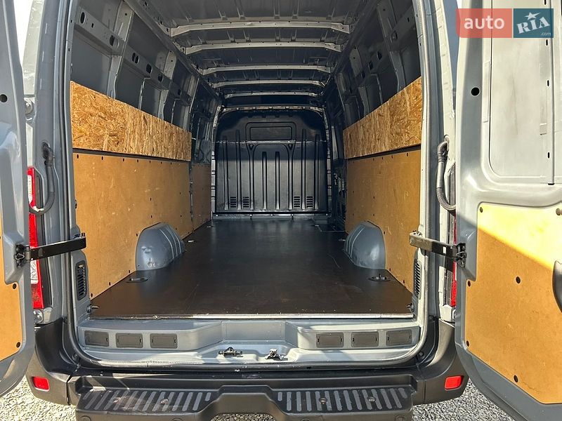 Вантажний фургон Renault Master 2022 в Хусті