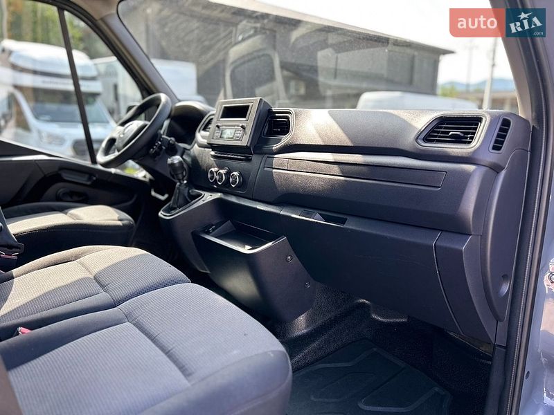 Вантажний фургон Renault Master 2022 в Хусті