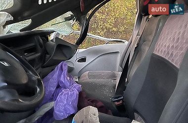 Грузовой фургон Renault Master 2006 в Львове
