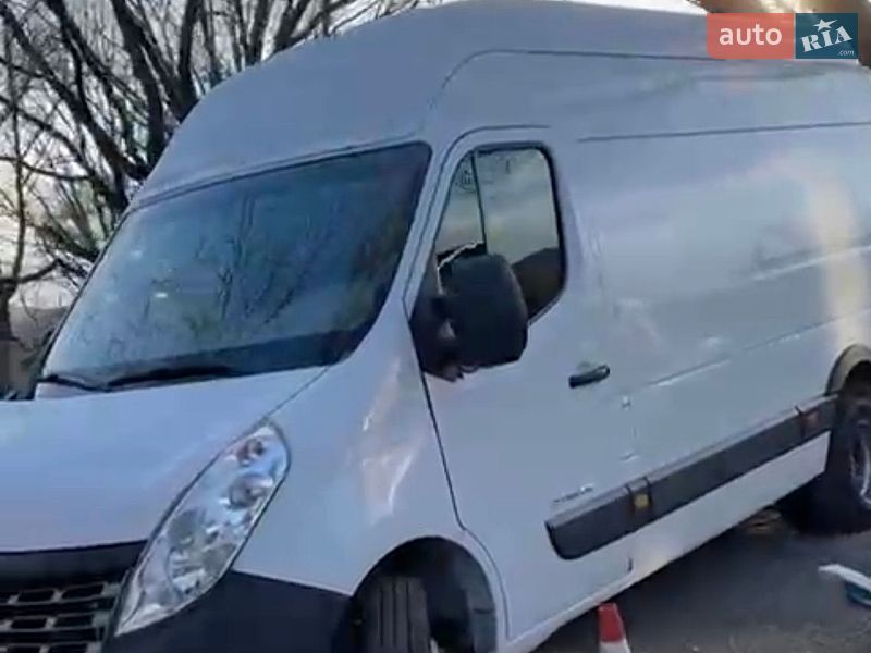 Вантажний фургон Renault Master 2017 в Полтаві