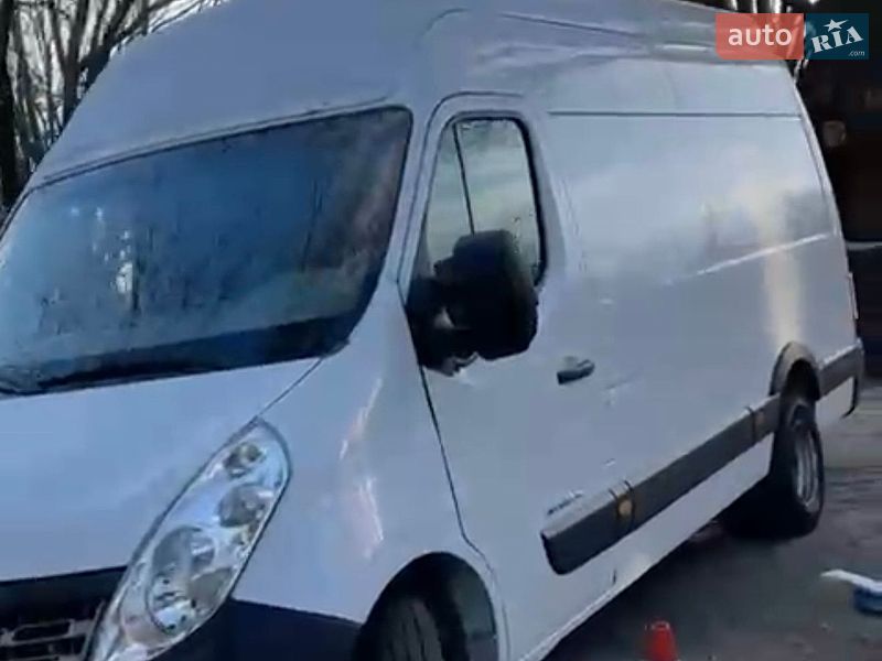 Вантажний фургон Renault Master 2017 в Полтаві