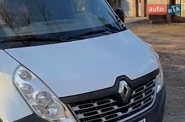 Вантажний фургон Renault Master 2017 в Полтаві