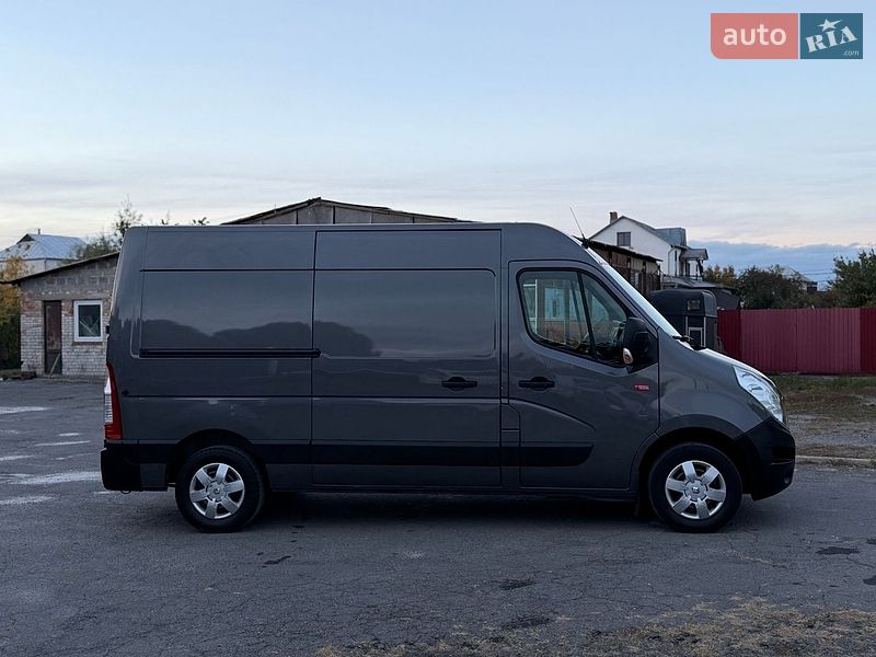 Грузовой фургон Renault Master 2017 в Бродах