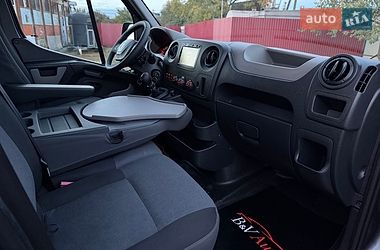 Грузовой фургон Renault Master 2017 в Бродах