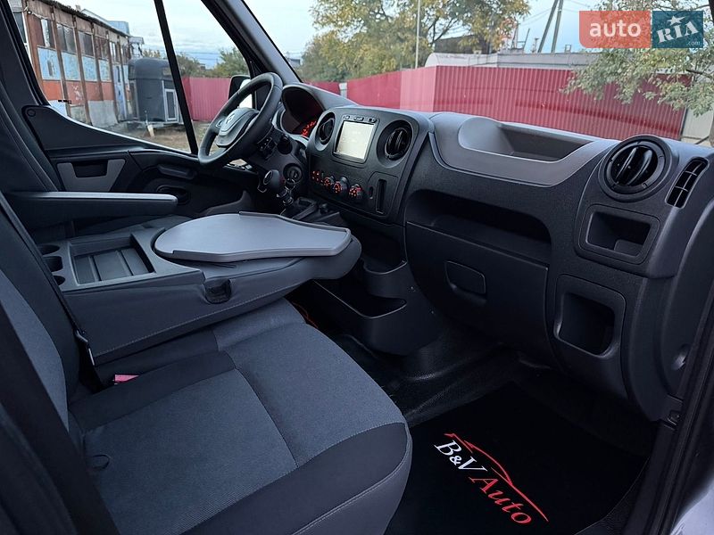 Грузовой фургон Renault Master 2017 в Бродах