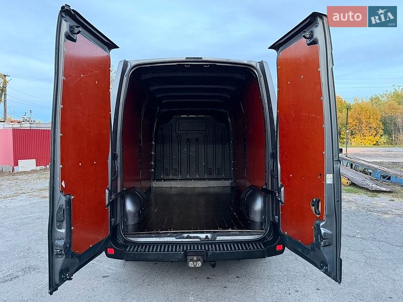 Грузовой фургон Renault Master 2017 в Бродах