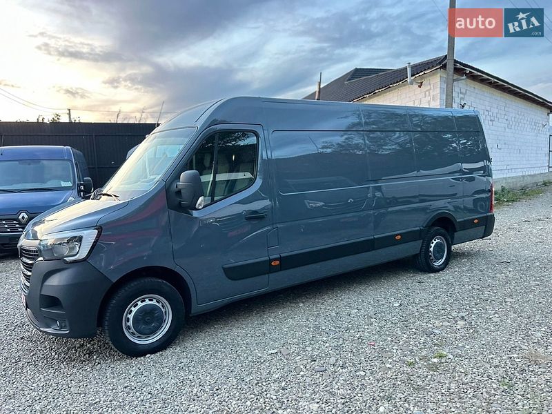 Грузовой фургон Renault Master 2022 в Хусте