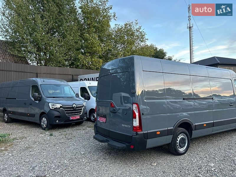 Грузовой фургон Renault Master 2022 в Хусте