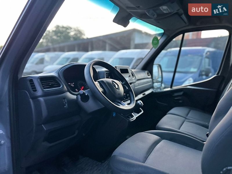 Грузовой фургон Renault Master 2022 в Хусте