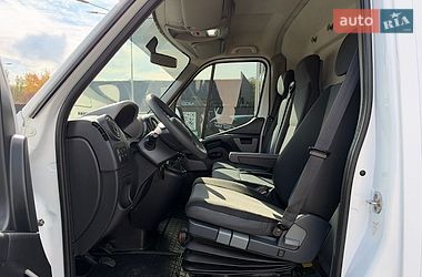 Вантажний фургон Renault Master 2017 в Львові