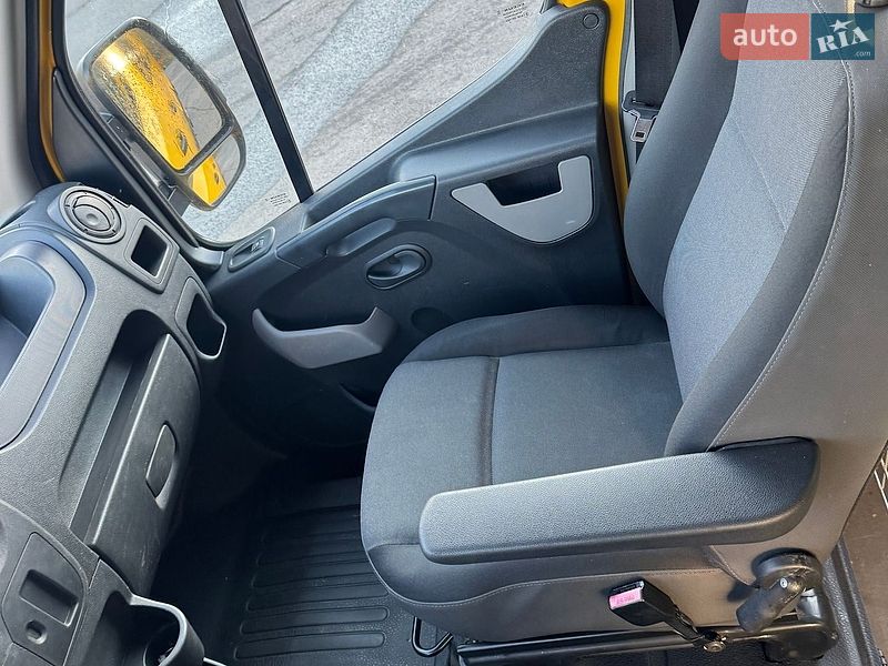 Вантажний фургон Renault Master 2018 в Запоріжжі