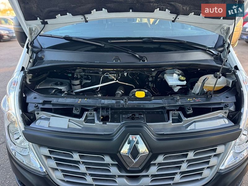 Грузопассажирский фургон Renault Master 2018 в Киеве