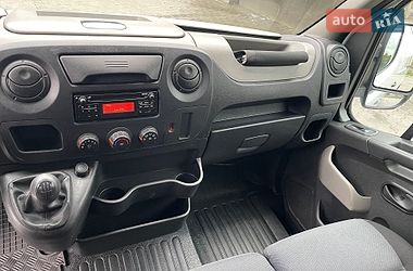 Вантажний фургон Renault Master 2015 в Луцьку