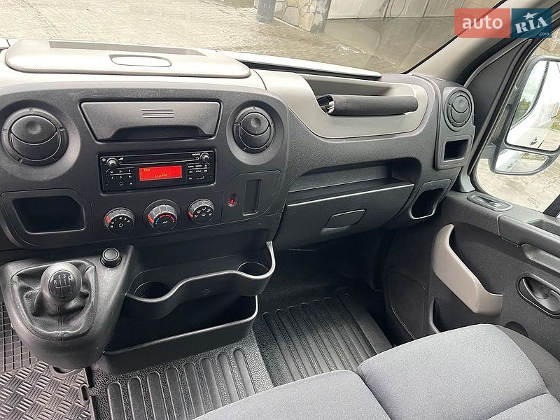 Вантажний фургон Renault Master 2015 в Луцьку