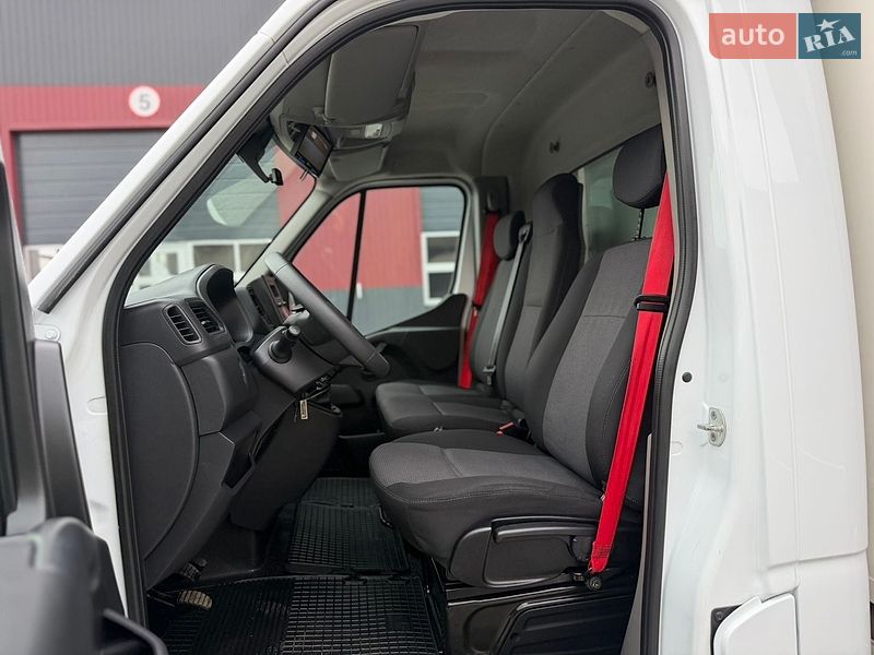Грузовой фургон Renault Master 2022 в Дубно