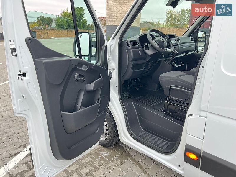 Вантажний фургон Renault Master 2022 в Дубні