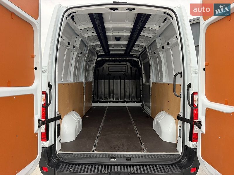 Вантажний фургон Renault Master 2022 в Дубні