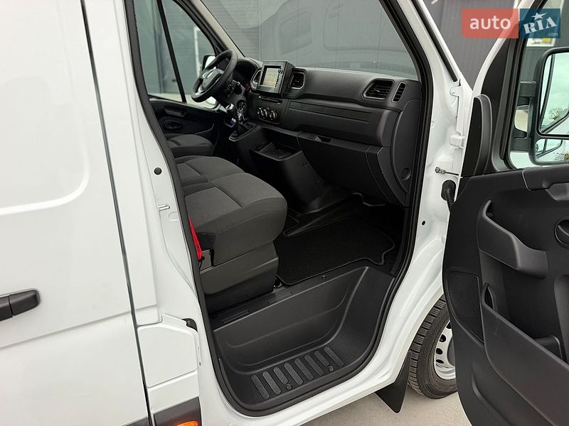 Вантажний фургон Renault Master 2022 в Дубні
