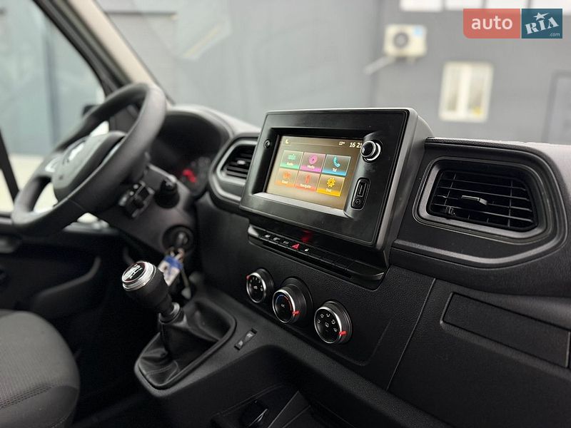 Вантажний фургон Renault Master 2022 в Дубні