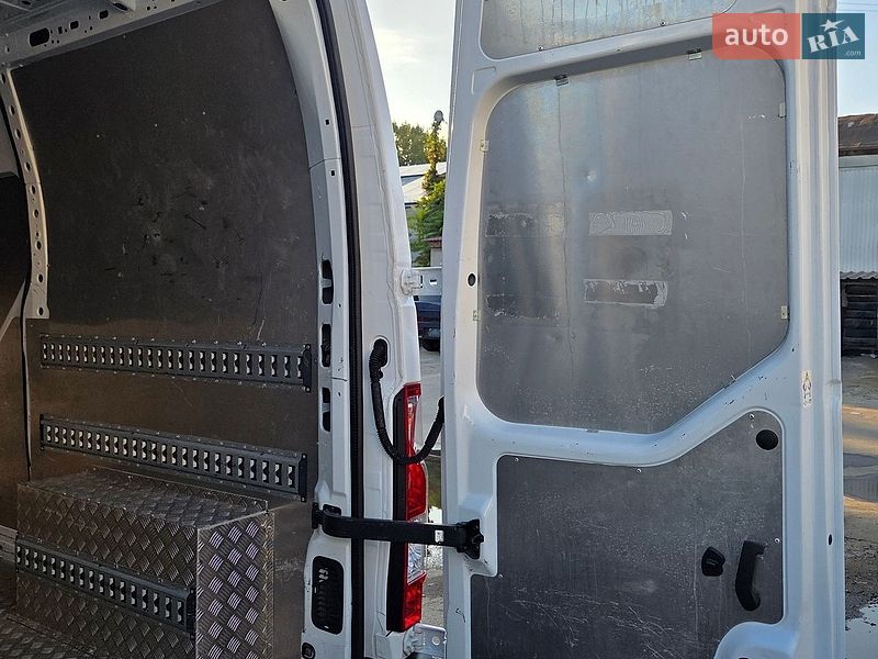 Грузовой фургон Renault Master 2023 в Днепре
