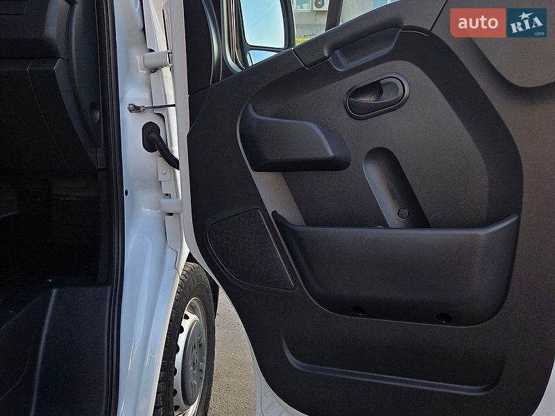 Грузовой фургон Renault Master 2023 в Днепре