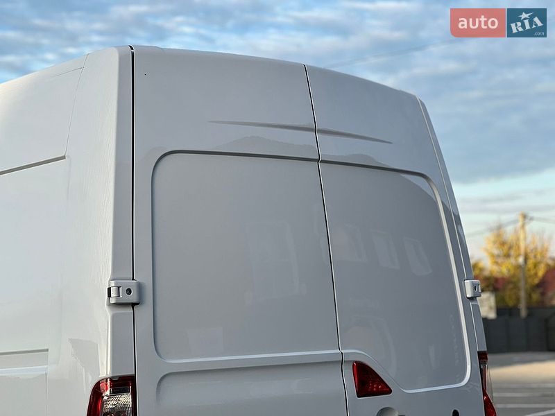 Грузовой фургон Renault Master 2023 в Дубно