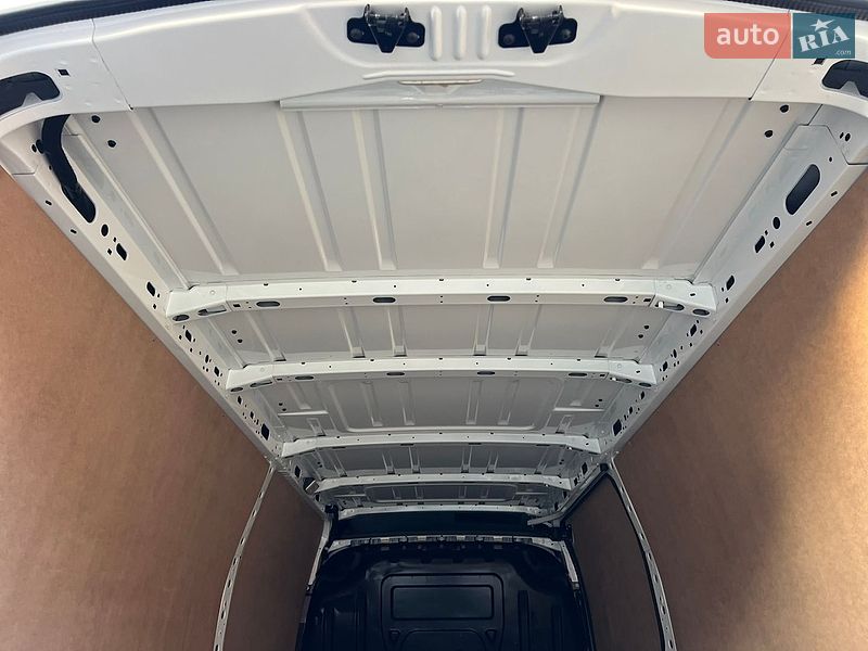 Грузовой фургон Renault Master 2023 в Дубно