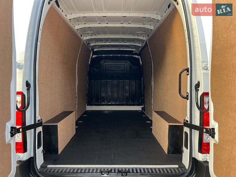 Грузовой фургон Renault Master 2023 в Дубно