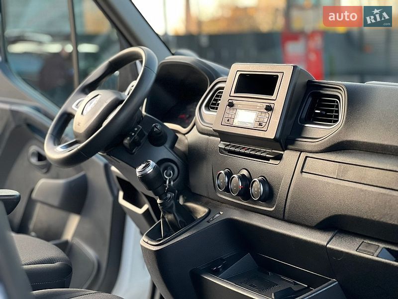 Грузовой фургон Renault Master 2023 в Дубно