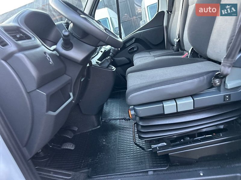 Вантажний фургон Renault Master 2021 в Хусті