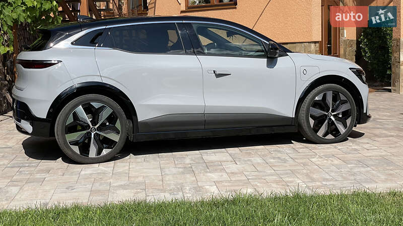 Внедорожник / Кроссовер Renault Megane E-Tech Electric 2022 в Мукачево