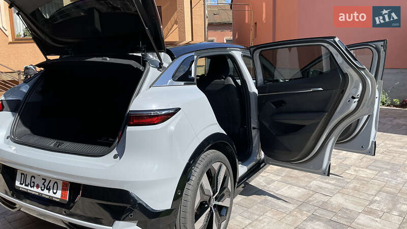 Внедорожник / Кроссовер Renault Megane E-Tech Electric 2022 в Мукачево