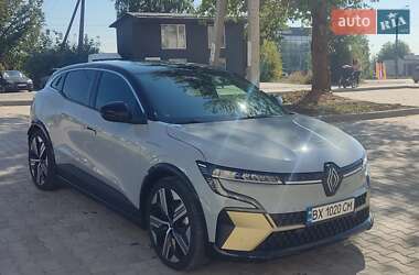 Позашляховик / Кросовер Renault Megane E-Tech Electric 2022 в 