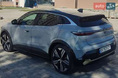 Позашляховик / Кросовер Renault Megane E-Tech Electric 2022 в 