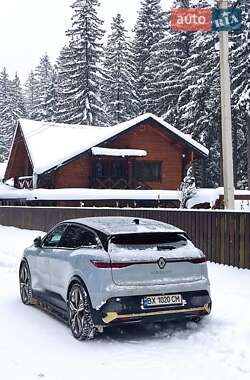 Позашляховик / Кросовер Renault Megane E-Tech Electric 2022 в 