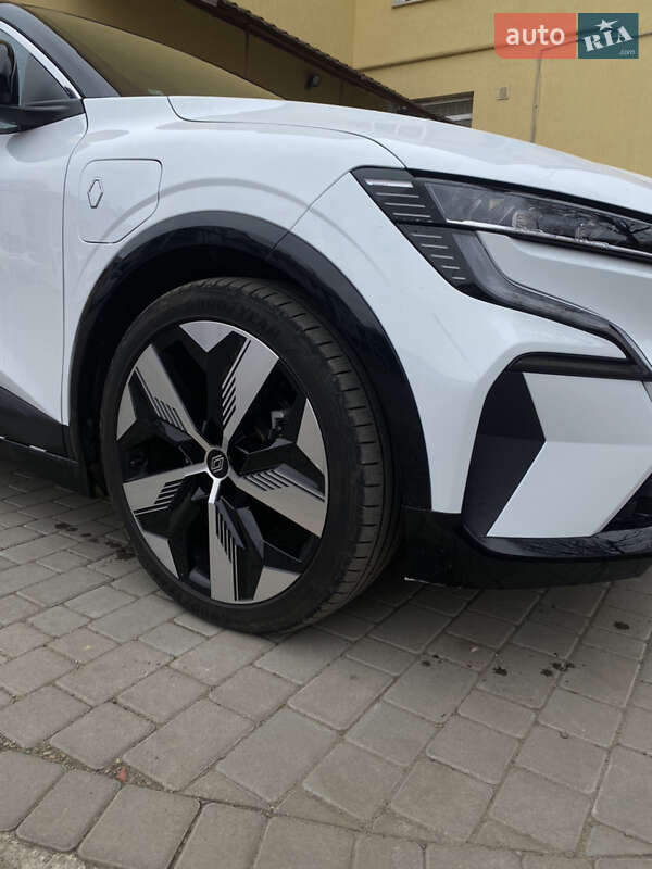 Позашляховик / Кросовер Renault Megane E-Tech Electric 2023 в Дрогобичі