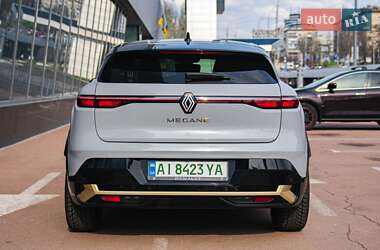 Позашляховик / Кросовер Renault Megane E-Tech Electric 2022 в 