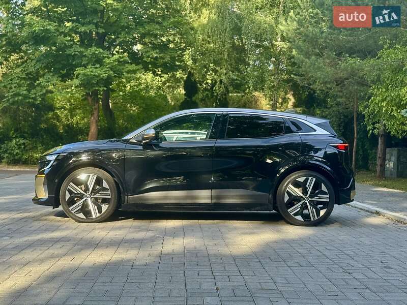 Внедорожник / Кроссовер Renault Megane E-Tech Electric 2023 в Дрогобыче