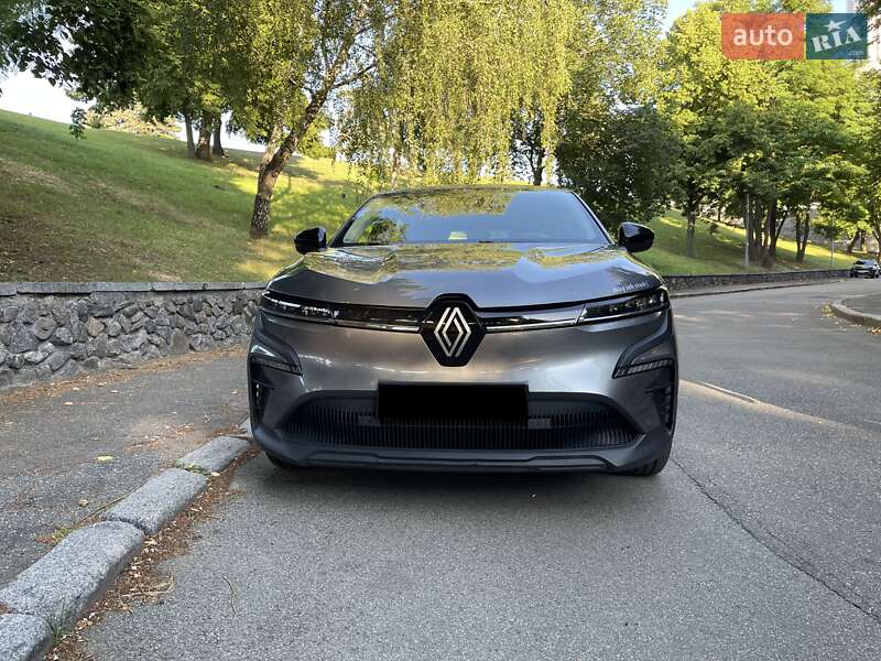 Внедорожник / Кроссовер Renault Megane E-Tech Electric 2022 в Киеве