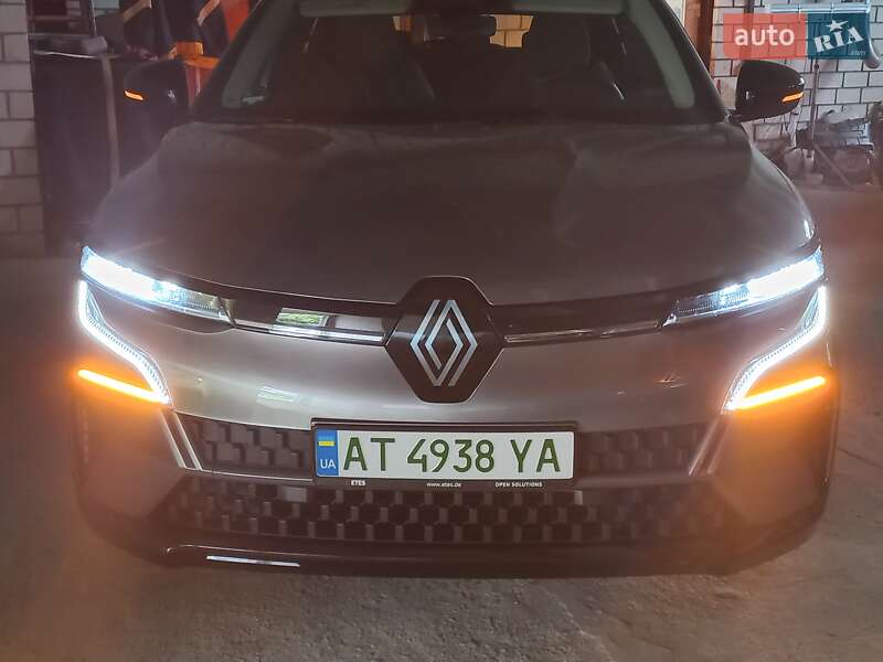 Внедорожник / Кроссовер Renault Megane E-Tech Electric 2022 в Калуше